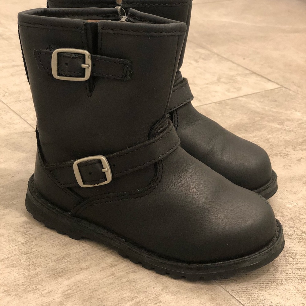 Little girls black Ugg boots